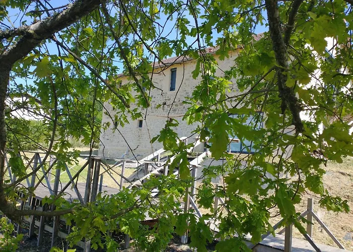 Comfortable Vacation Home In Gourdon