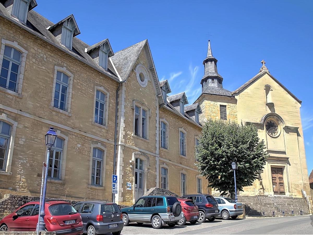 Holiday home Comfortable Vacation In Gourdon-en-quercy